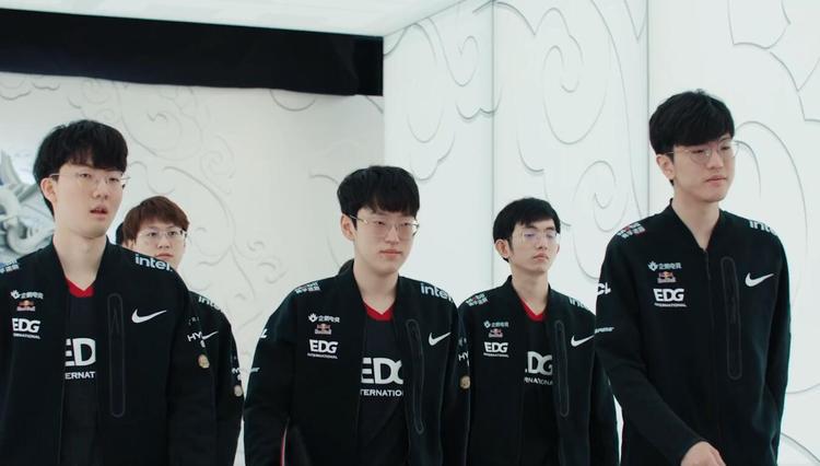 对缺少防守 对缺少防守